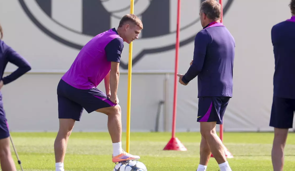 每体报道：巴萨奥尔莫小腿伤势好转，已参与部分训练