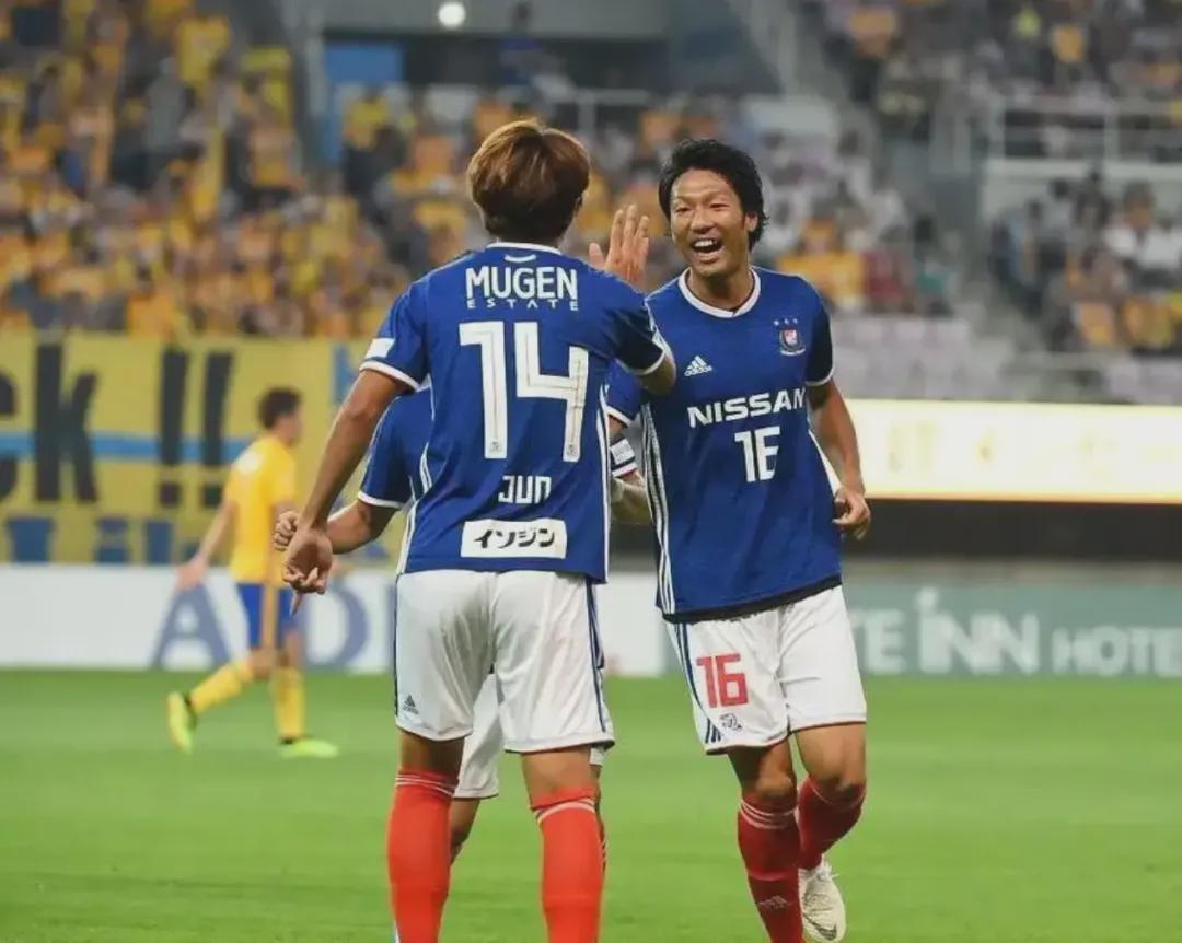 媒体人建议：取消国字号长期集训，中超跨年赛制或成可行方案