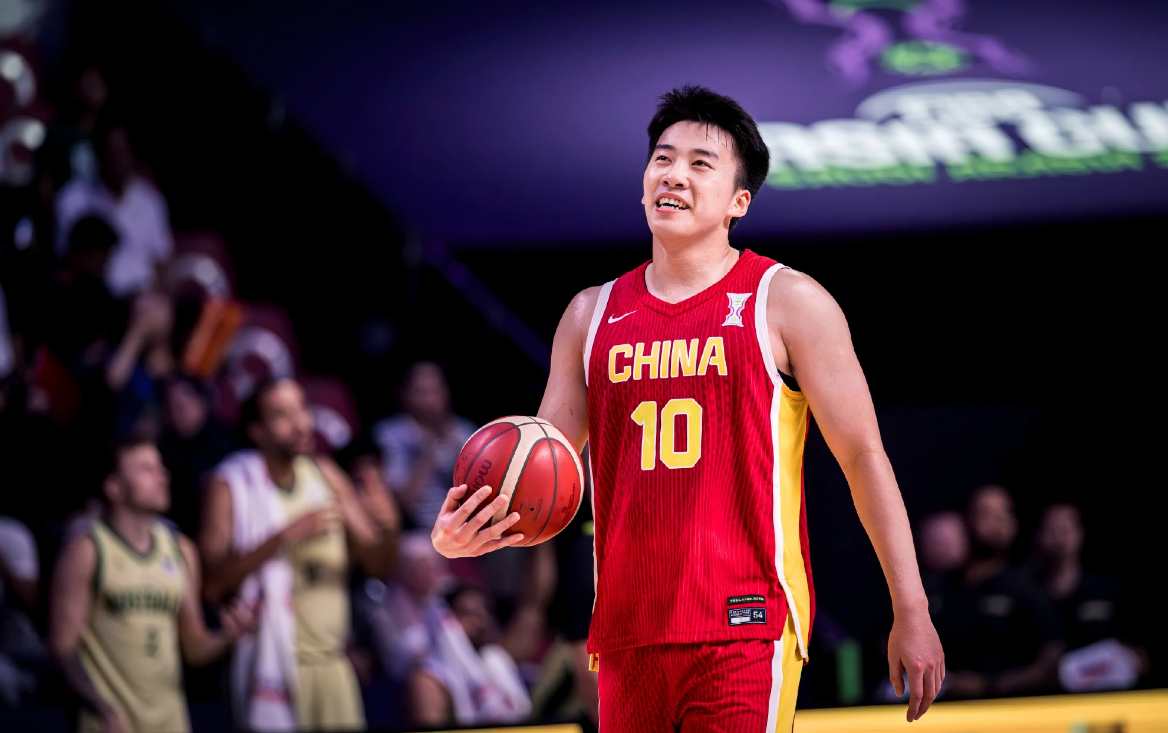 杨鸣确认王俊杰赵维伦无缘辽篮U22：球员实力提升成关键因素