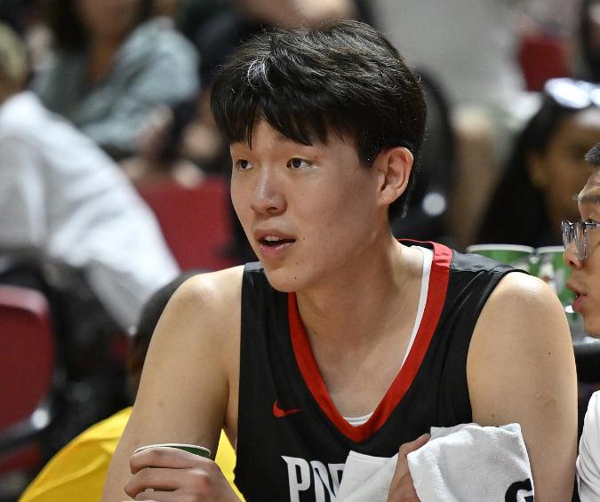 杨瀚森团队辟谣：赛后吃晚饭非夜宵，王仕鹏与队记力挺