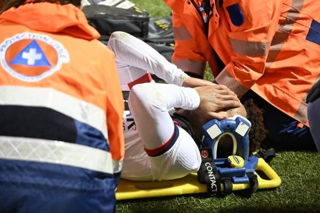 队报确认：杜埃右大腿肌肉撕裂将伤缺数周，影响巴黎战局