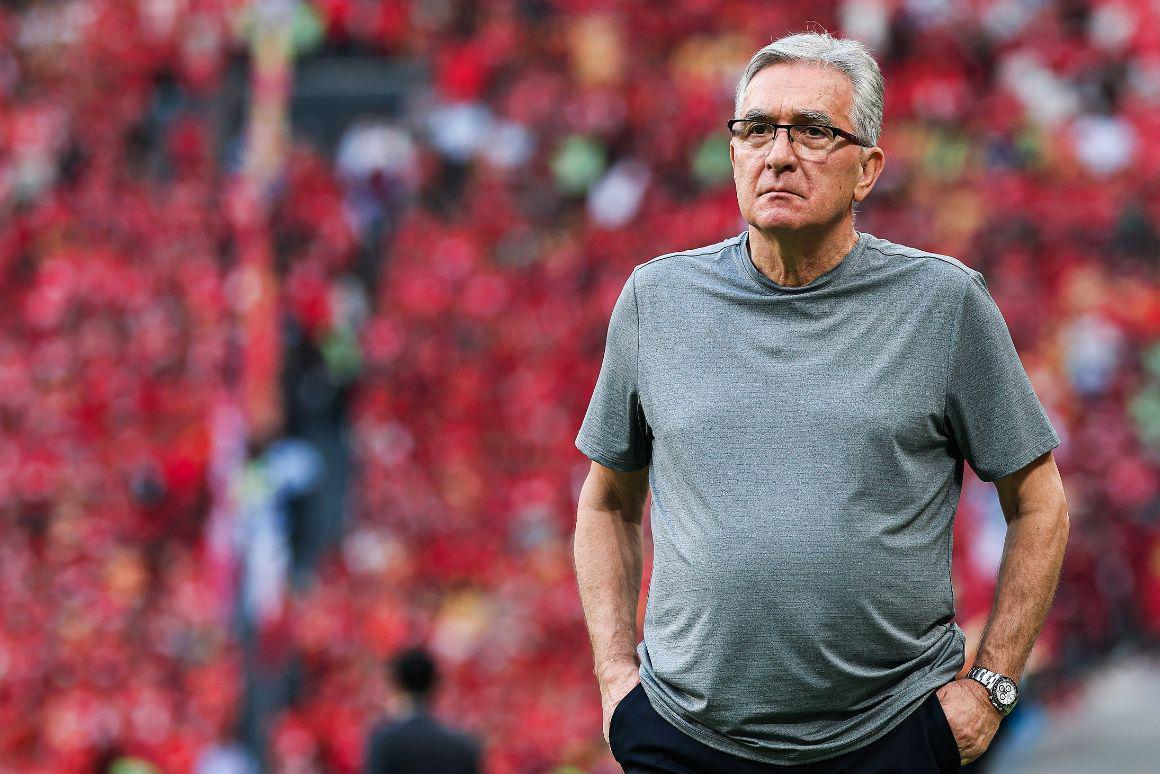 71岁伊万正式告别足坛：42年执教15队，国足遗憾成句点