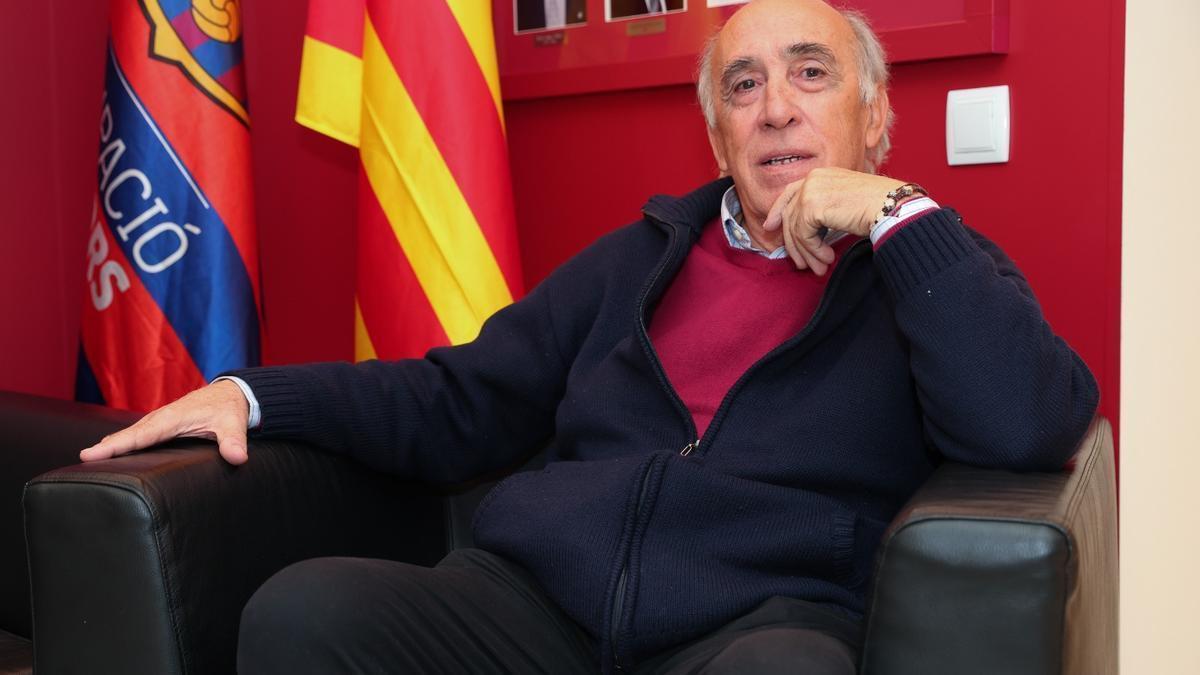 前巴萨队长阿森西盛赞佩德里为球队旗帜，劝亚马尔赛前保持低调