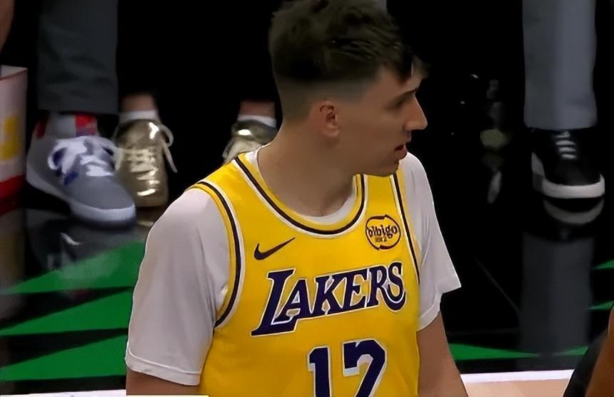 湖人双星闪耀！拉拉维亚化身顶级3D，克内克特自信归来助队险胜