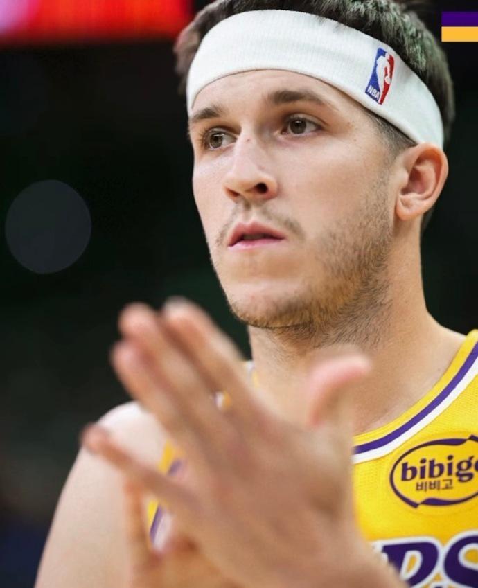 里夫斯28+16压哨绝杀湖人双杀森林狼，赛后盼东詹快复出