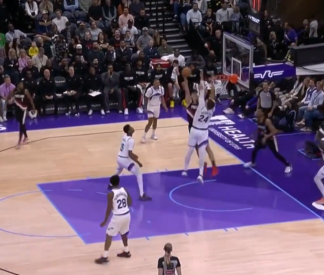 杨瀚森3分钟数据解析：1分1失误2犯规，强硬上篮难掩防守短板