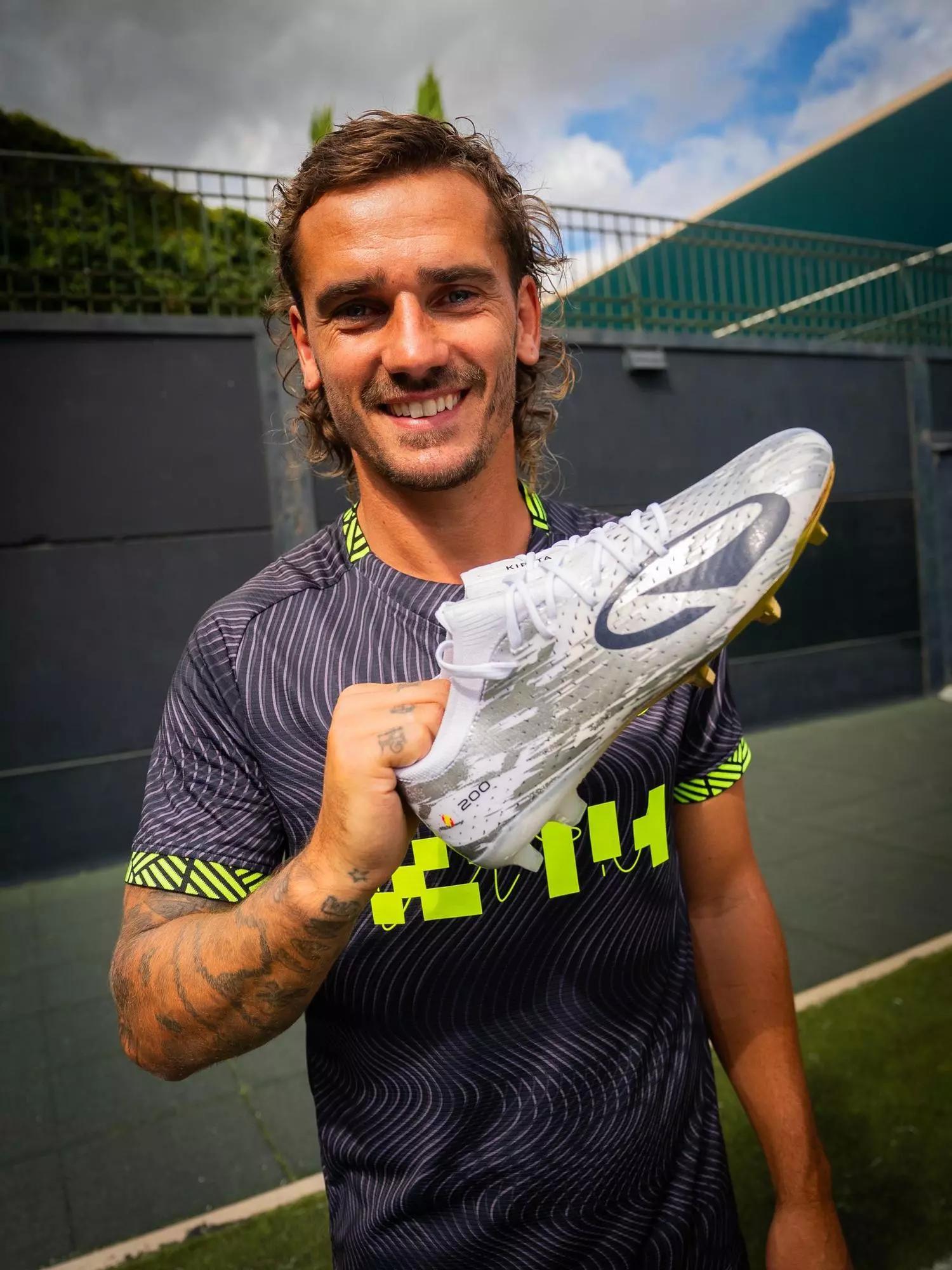 格列兹曼马竞200球里程碑，迪卡侬限量200双纪念战靴发布