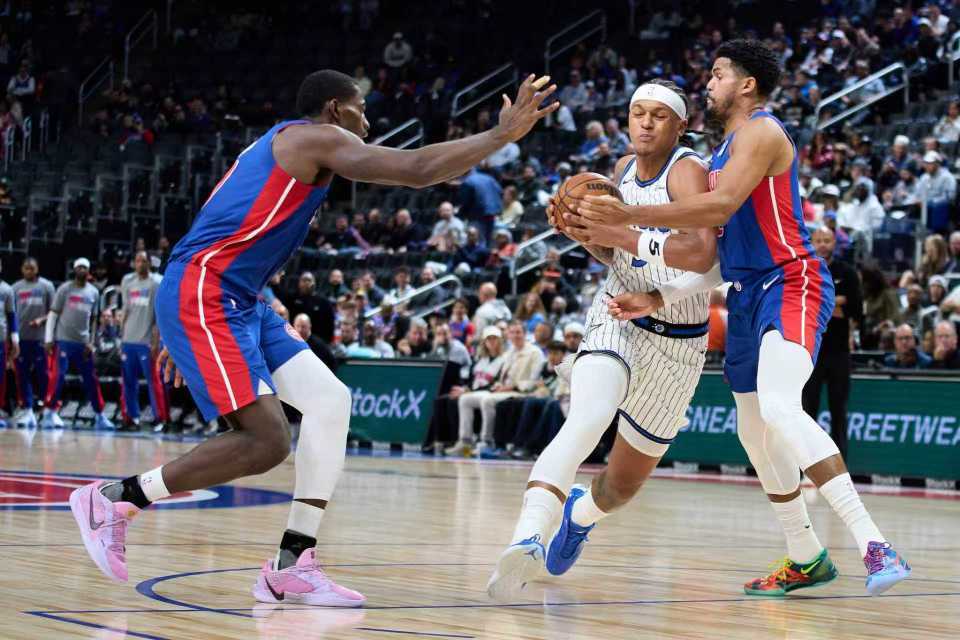 坎宁安30+6+10+3+3帽媲美詹姆斯，活塞大胜送魔术四连败