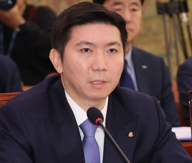 柳承敏回应受贿质疑：若证实将辞职担责