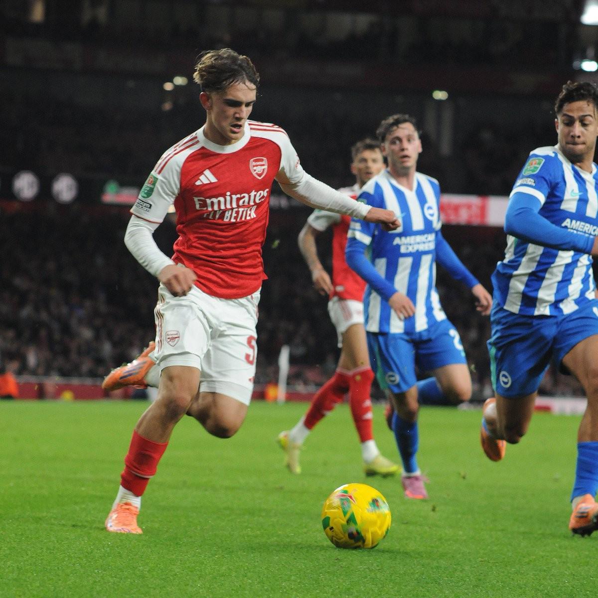 阿森纳15岁新星道曼闪耀英联杯，5次过人创纪录