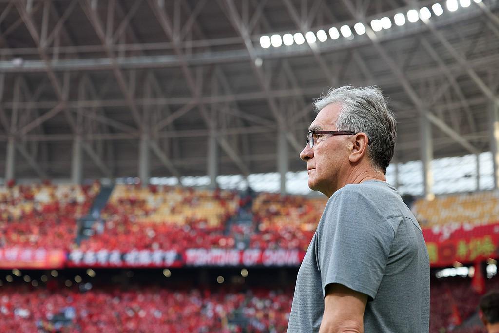 伊万科维奇执教传奇：从世界杯季军到中超冠军的辉煌历程