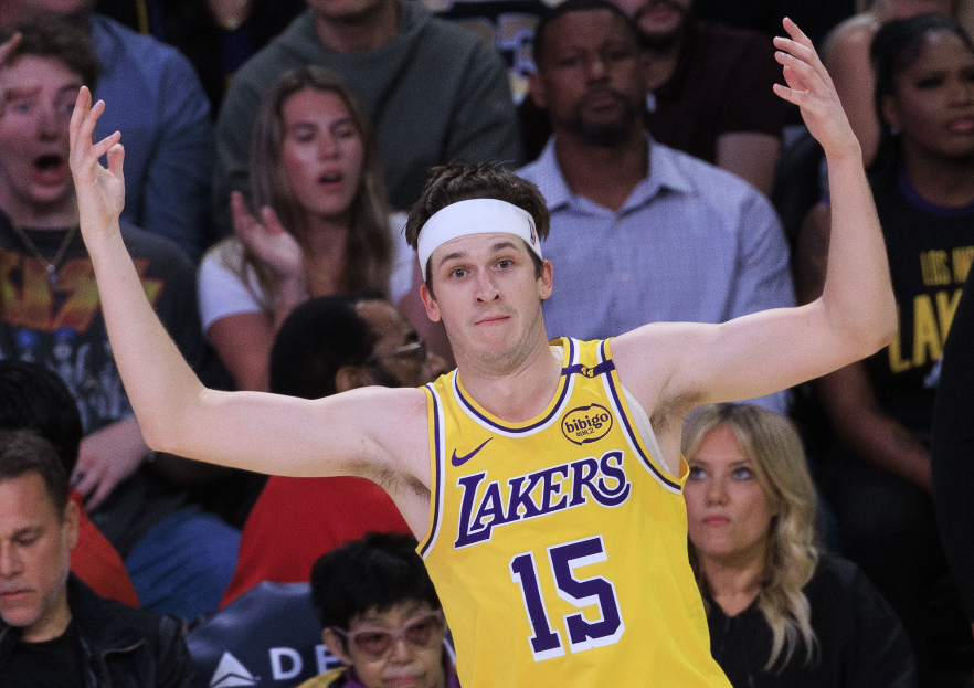 湖人116-115险胜森林狼：里弗斯爆发，争议球员与艾顿齐发力