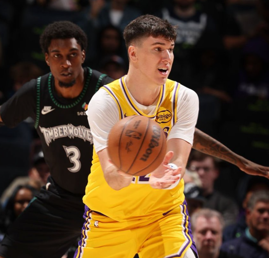 湖人险胜森林狼：里夫斯28+16绝杀 拉拉维亚27+8成奇兵