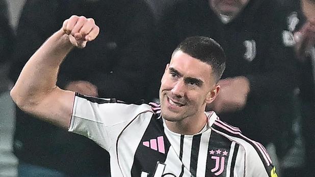 米体独家：弗拉霍维奇或留队，成斯帕莱蒂进攻核心