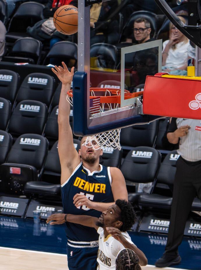 掘金122-88大胜鹈鹕：约基奇连4场三双创历史，率队豪取3连胜