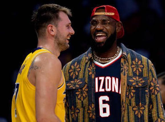 雷迪克透露：詹姆斯预计11月中旬复出，东契奇有望近期回归