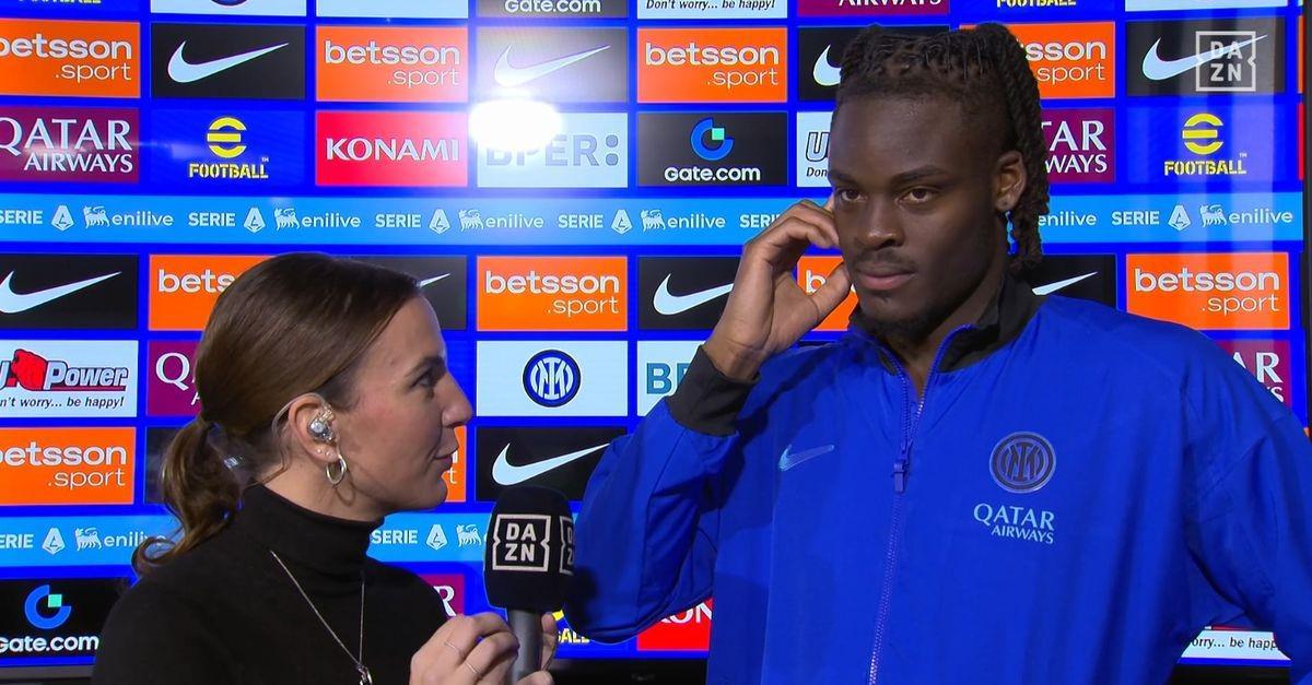 比塞克：渴望上场，身体条件适配拖后中卫角色