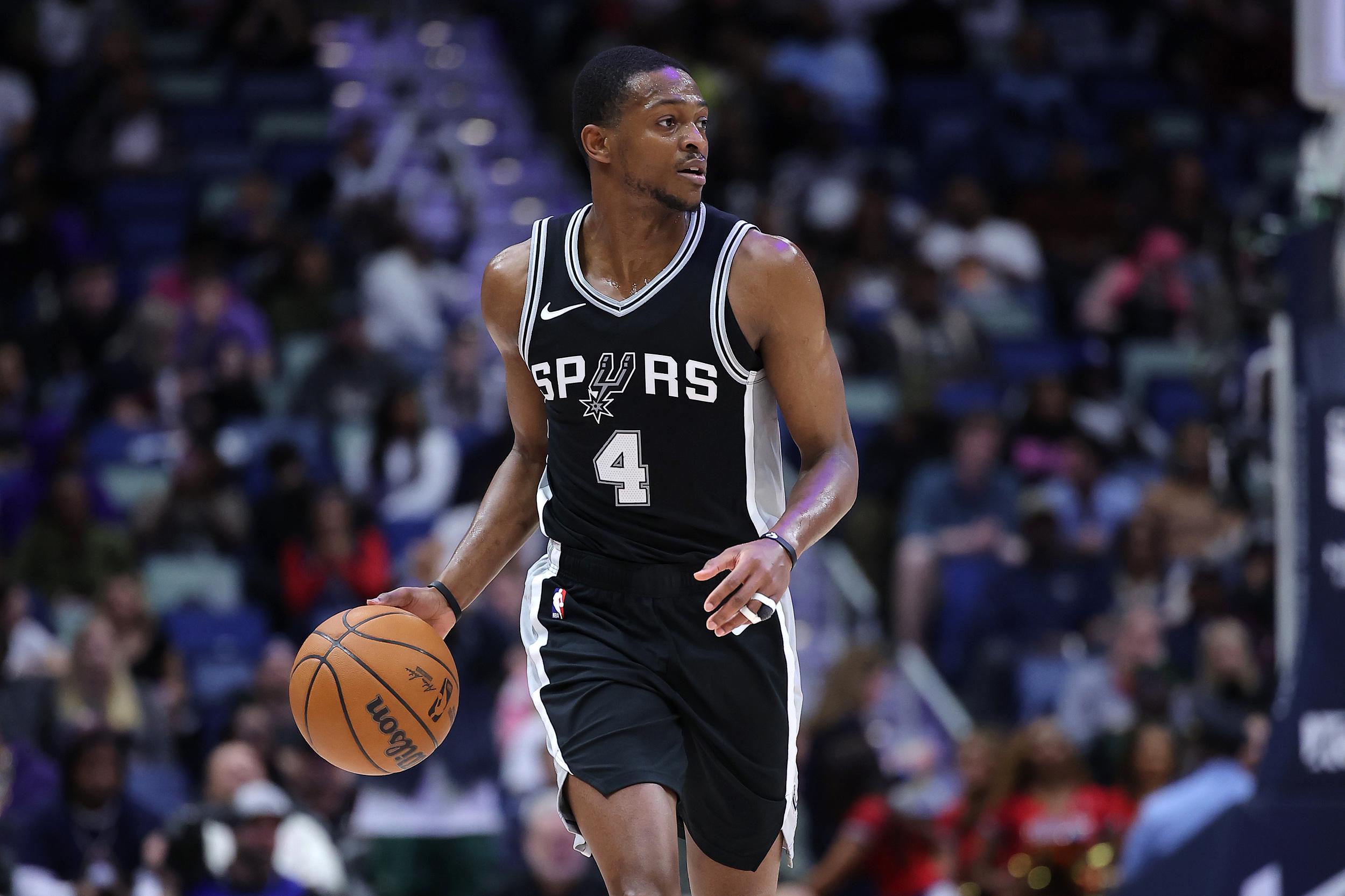 马刺vs热火赛前伤病更新：福克斯等8人缺阵，鲍威尔出战存疑