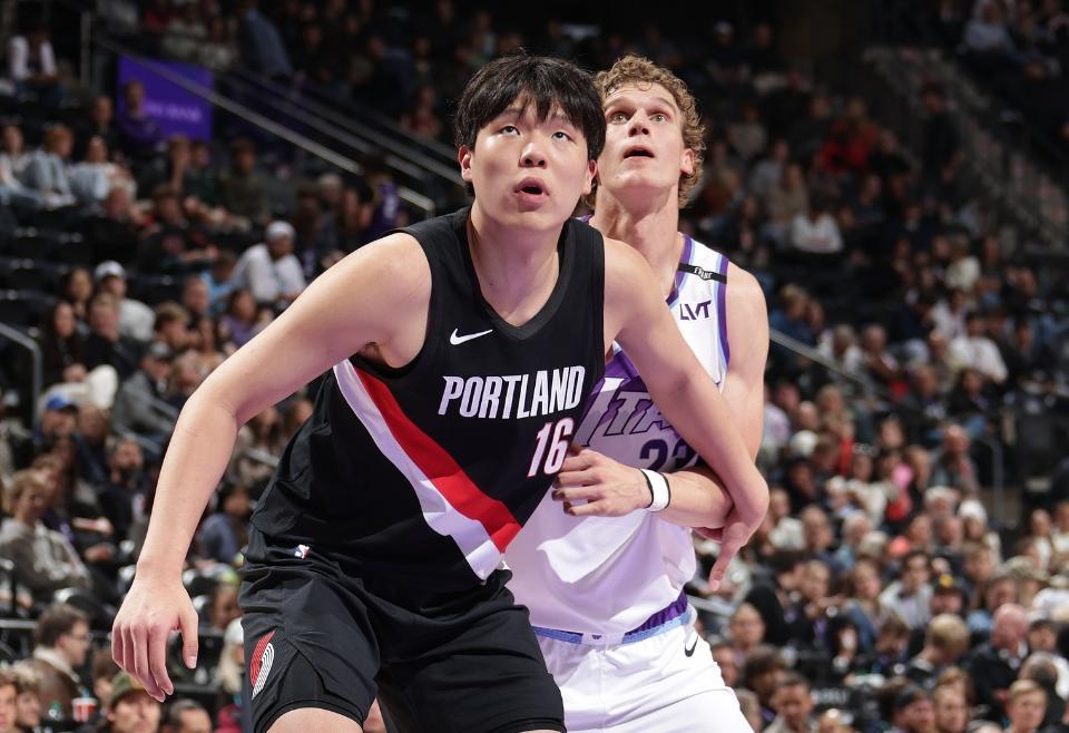 杨瀚森NBA表现引争议：防守短板暴露，美国球迷呼吁其离队