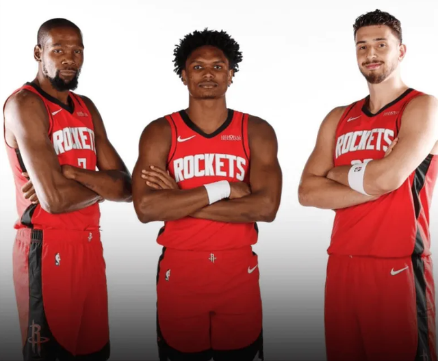 火箭2连胜！杜兰特31分统治比赛，亚当斯12板成内线支柱