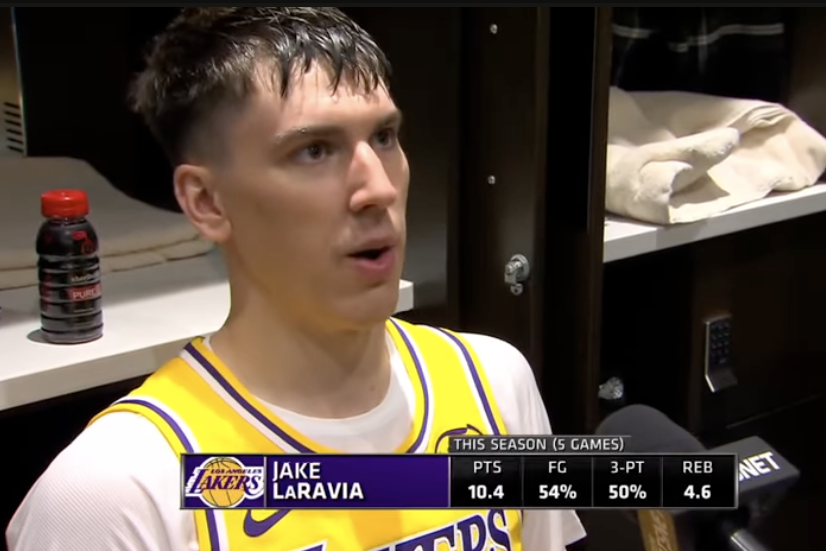 拉拉维亚盛赞里夫斯：每球皆传自他手，真领袖风采尽显