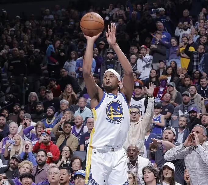 勇士VS雄鹿伤病预警：穆迪出战存疑，赛季场均12分表现抢眼