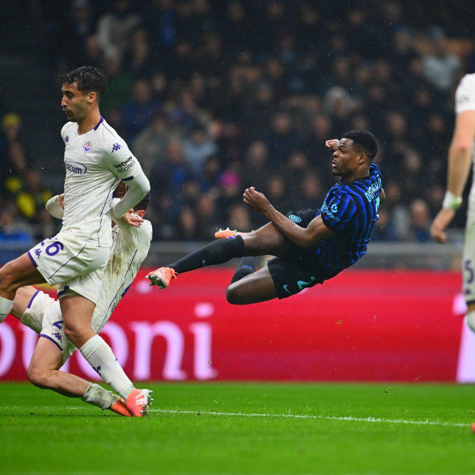 意甲第9轮战报：国米3-0胜佛罗伦萨，罗马2-1逆转，黑马科莫崛起