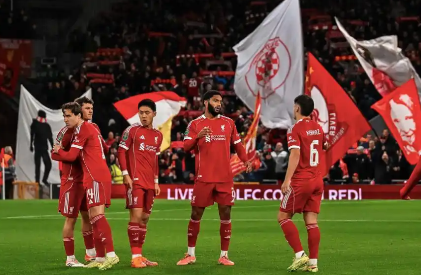 利物浦0-3惨败水晶宫：斯洛特轮换策略遭质疑，执教前景堪忧