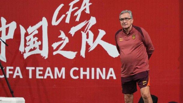 伊万科维奇宣布退休：执教国足时光难忘，球迷快乐即我快乐