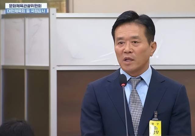 K联赛误判79起引热议！韩足协鞠躬致歉，中超何时跟进？