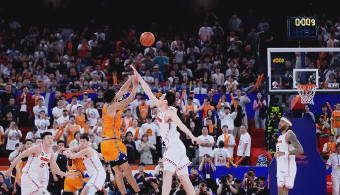 CBA新赛季焦点：超级外援泰勒-哈维或重返，季后赛绝杀广东引争抢