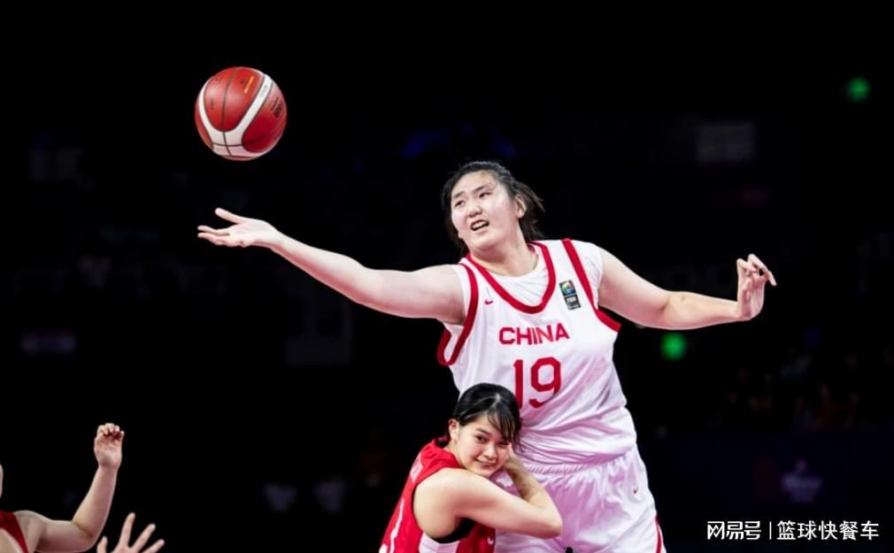 中国女篮迎挑战：日本归化超级内线，张子宇能否力挽狂澜？