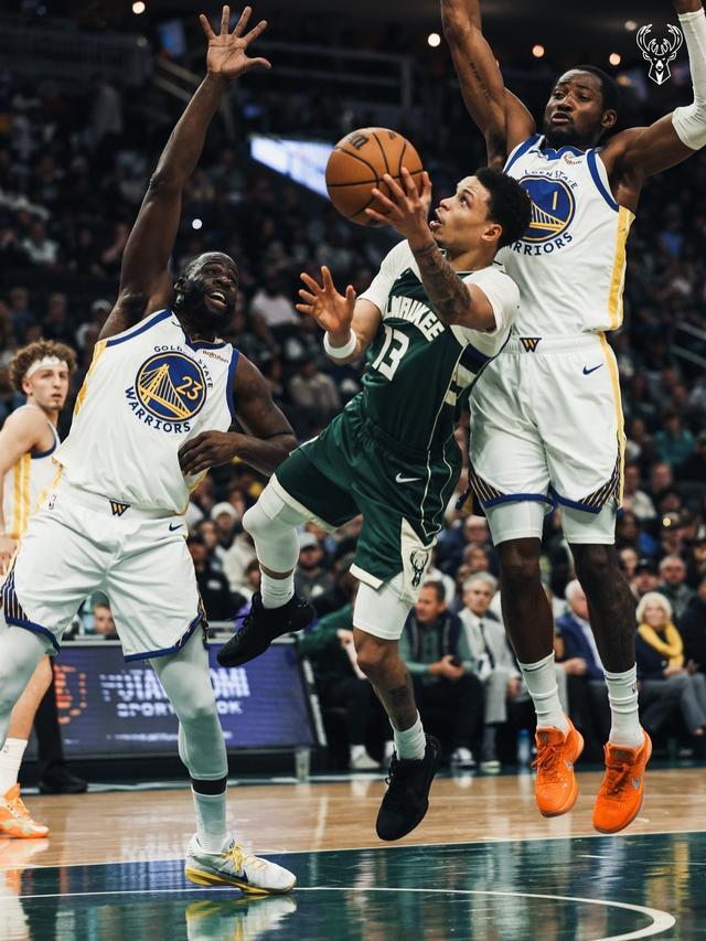 生涯之夜！罗林斯狂砍32分创生涯新高，末节13分助雄鹿胜勇士