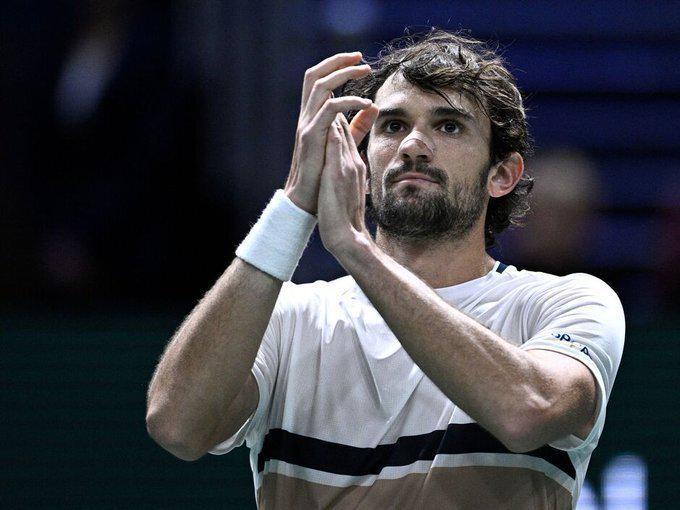 ATP巴黎大师赛：瓦舍罗10连胜创历史，大师赛胜率超费德勒