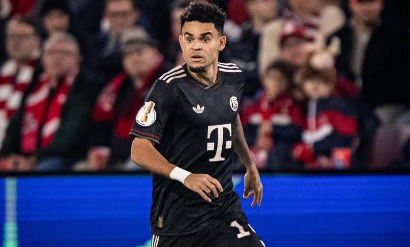 被问及迪亚斯把握机会能力，埃贝尔：他很积极，总能创造机会