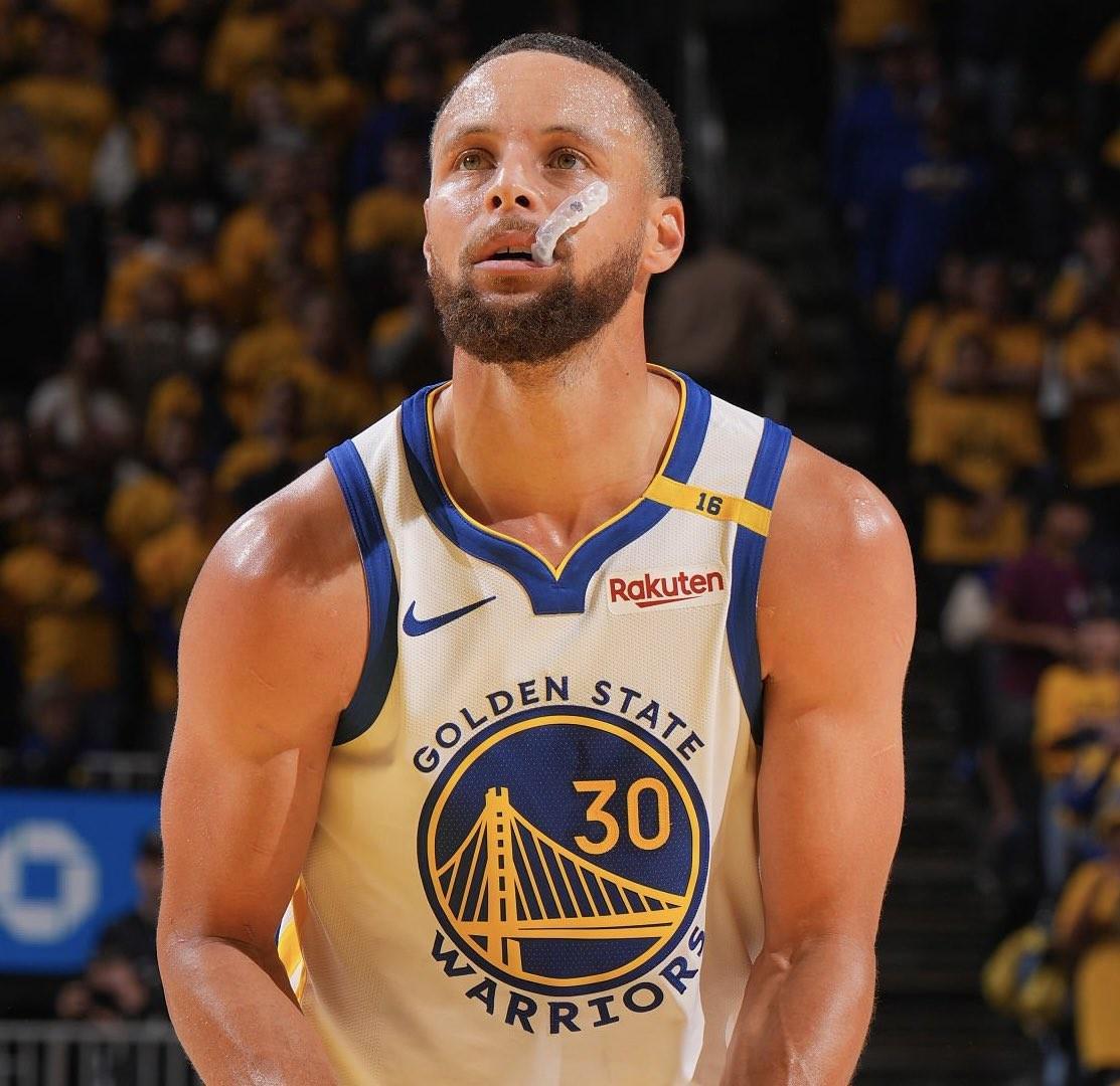 库里状态平平：19中8砍27分6板4助，勇士不敌雄鹿