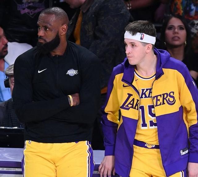 帕森斯预测：里夫斯本赛季数据将全面超越詹姆斯