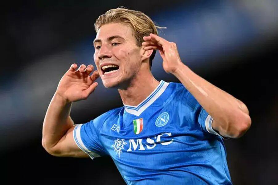 曼联4400万欧售霍伊伦德达协议！那不勒斯提前买断，转会巨头承诺引援