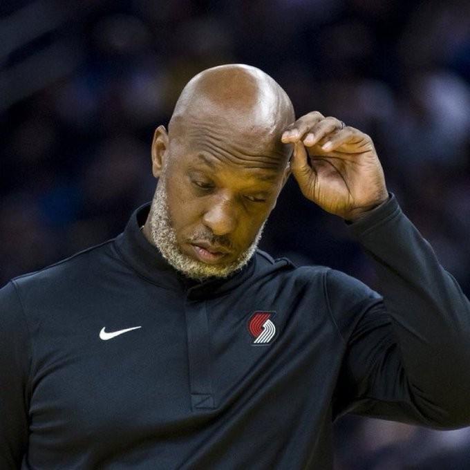 昌西·比卢普斯聘请代理伦纳德案律师应对非法赌博调查