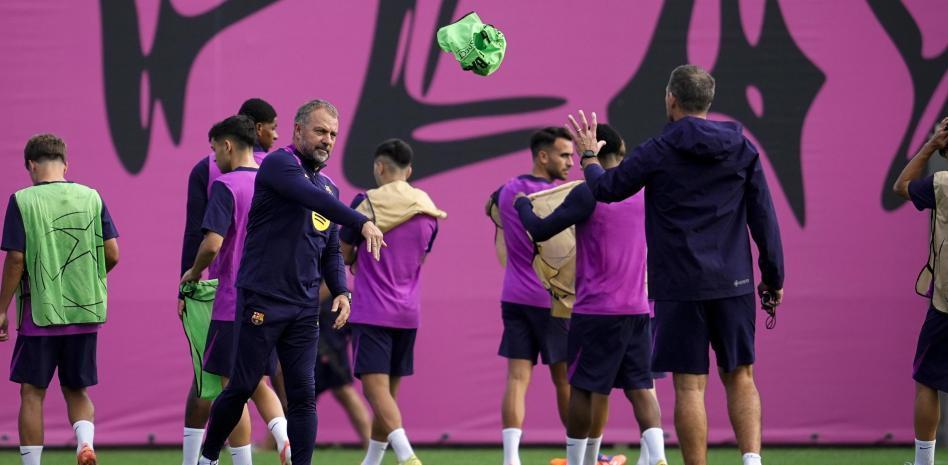 世体报道：弗里克为防伤病给拉什福德、德容等球员增假