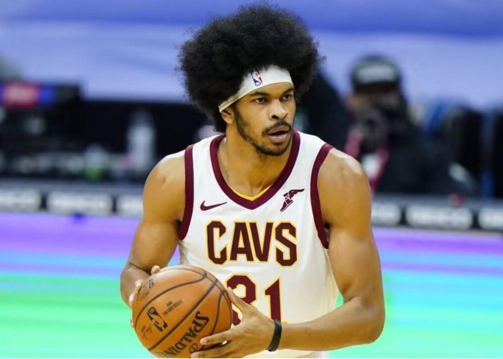 贾莱特·阿伦无名指骨折未移位，对阵猛龙出战存疑