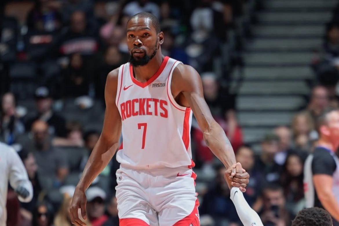 火箭双星闪耀！杜兰特31分+小贾巴里25分，连续两场破135分