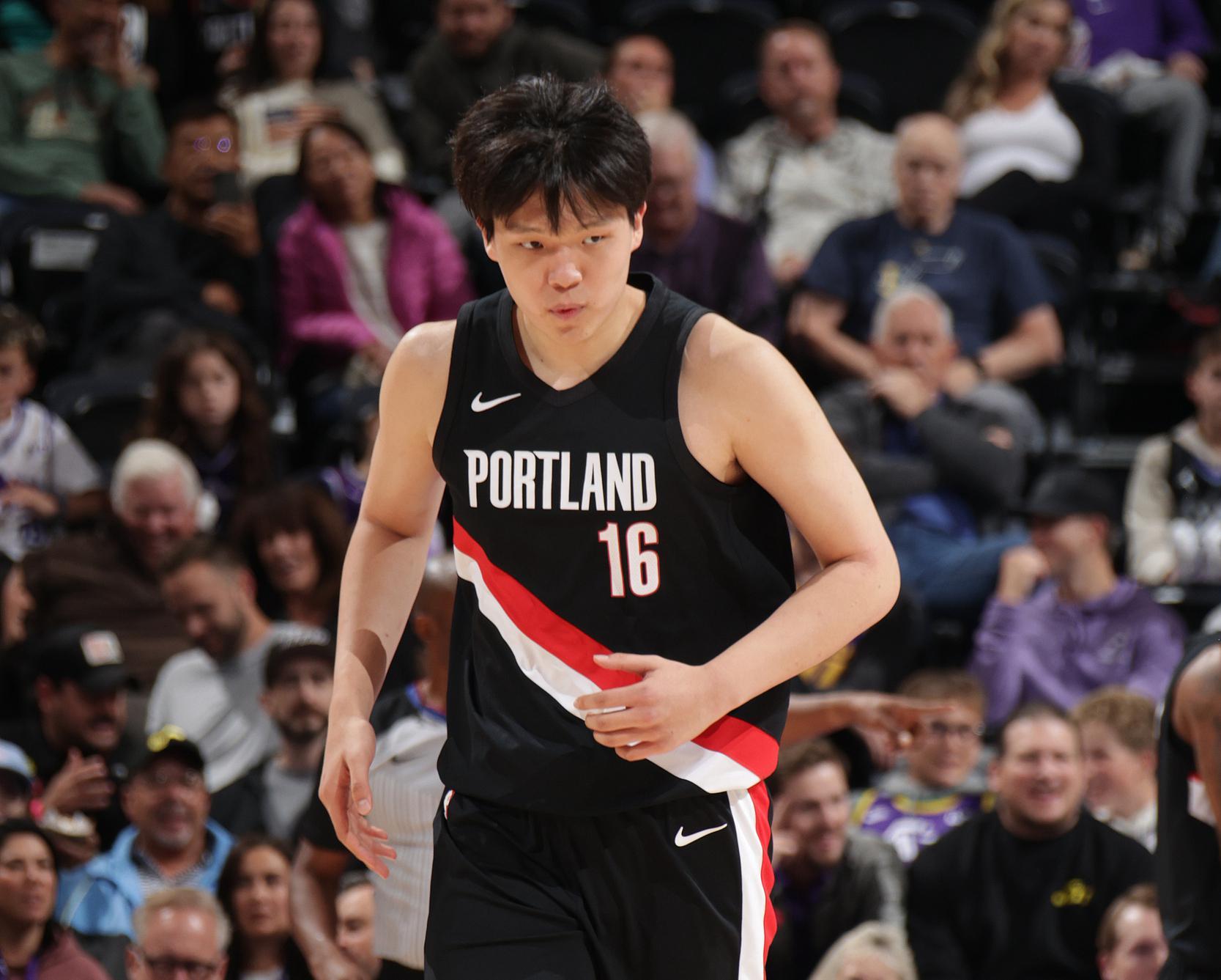 开拓者记者解读：杨瀚森赛后吃宵夜符合NBA常规，科比也曾如此