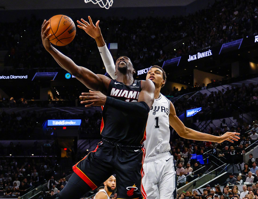 马刺豪取5连胜创队史纪录 文班亚马狂轰27+18+5帽力压阿德巴约