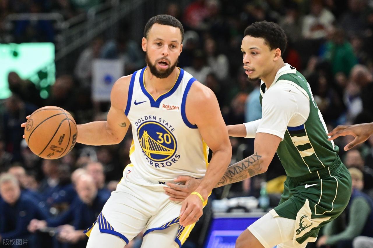 勇士耻辱输球！库里致命失误成败笔，罗林斯狂轰32分打爆老东家