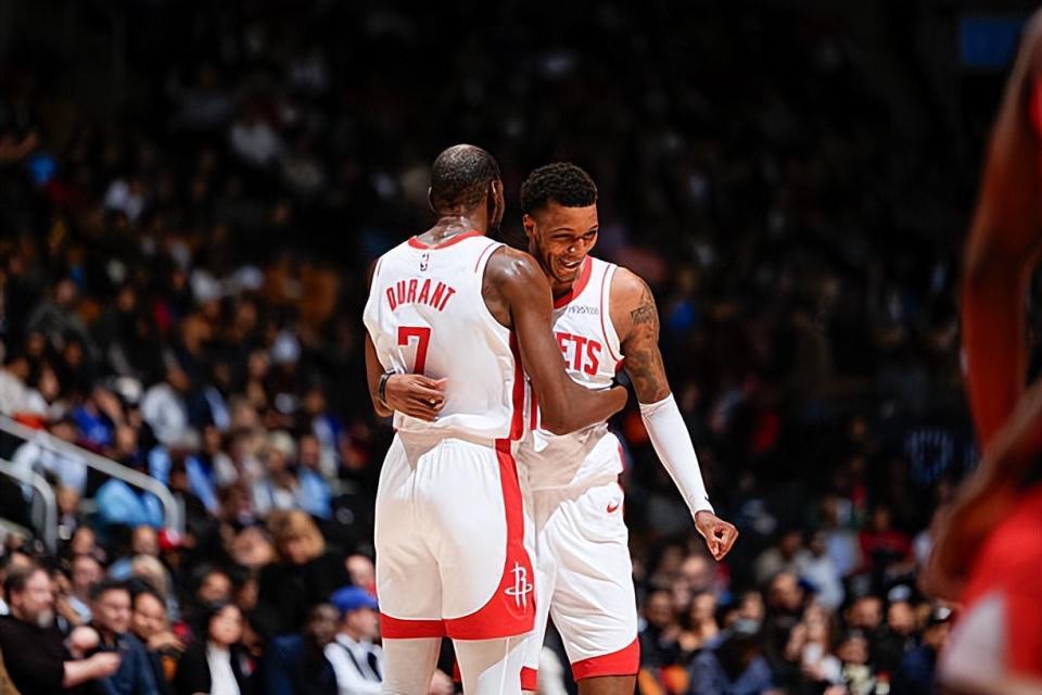 一个队里有竟然两个杜兰特，这样的火箭对手确实是防不住啊？