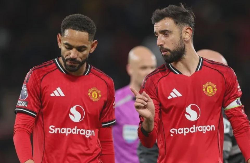 曼联队长B费暖心助力：库尼亚破进球荒，红魔战绩回升