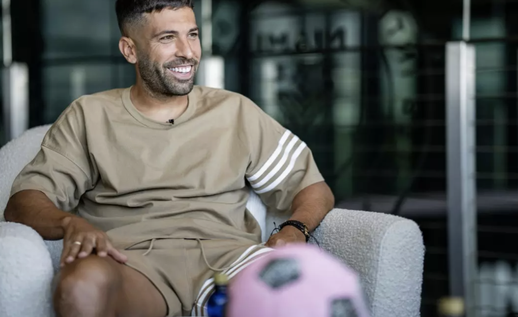 阿尔巴退役专访：最感激埃梅里，从边锋到边后卫的蜕变