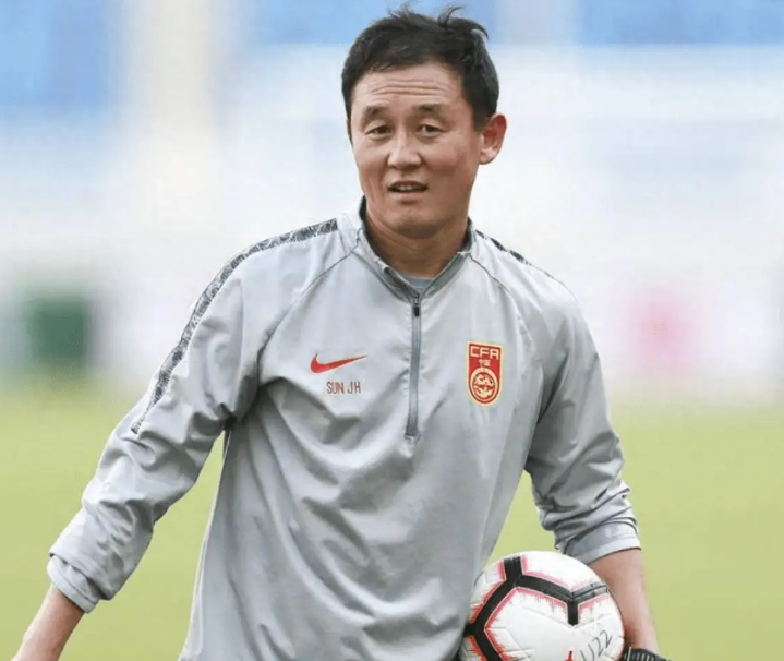 名记痛批孙继海青训纠纷：侵犯未成年权益，梅西案例成反面教材