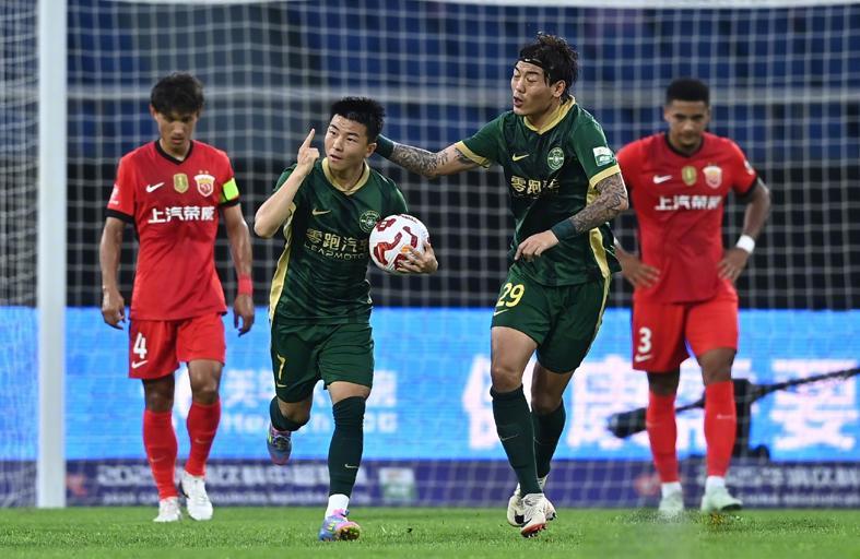中超第29轮前瞻：海港浙江激战，申花新鹏城对决，国安亚泰焦点战